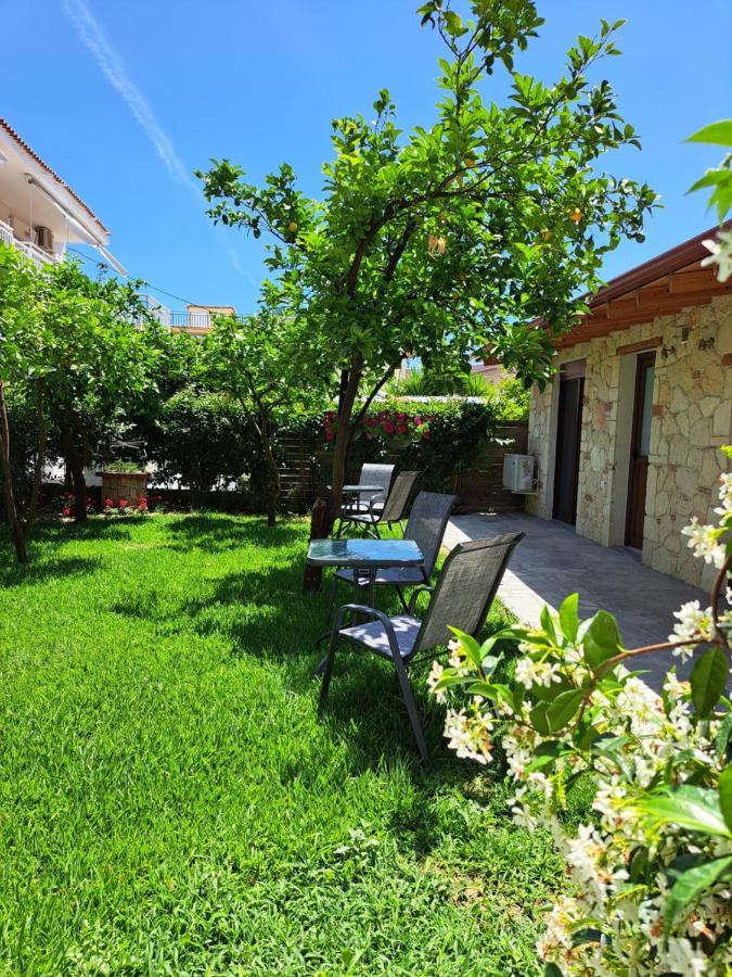 Apartamento Citrus Garden Nea Skioni Exterior foto