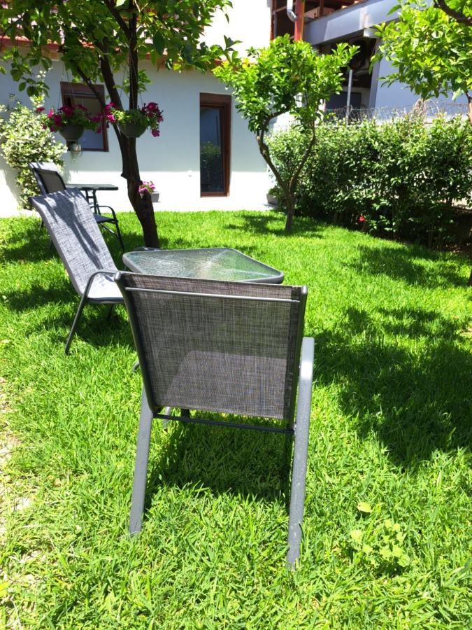 Apartamento Citrus Garden Nea Skioni Exterior foto